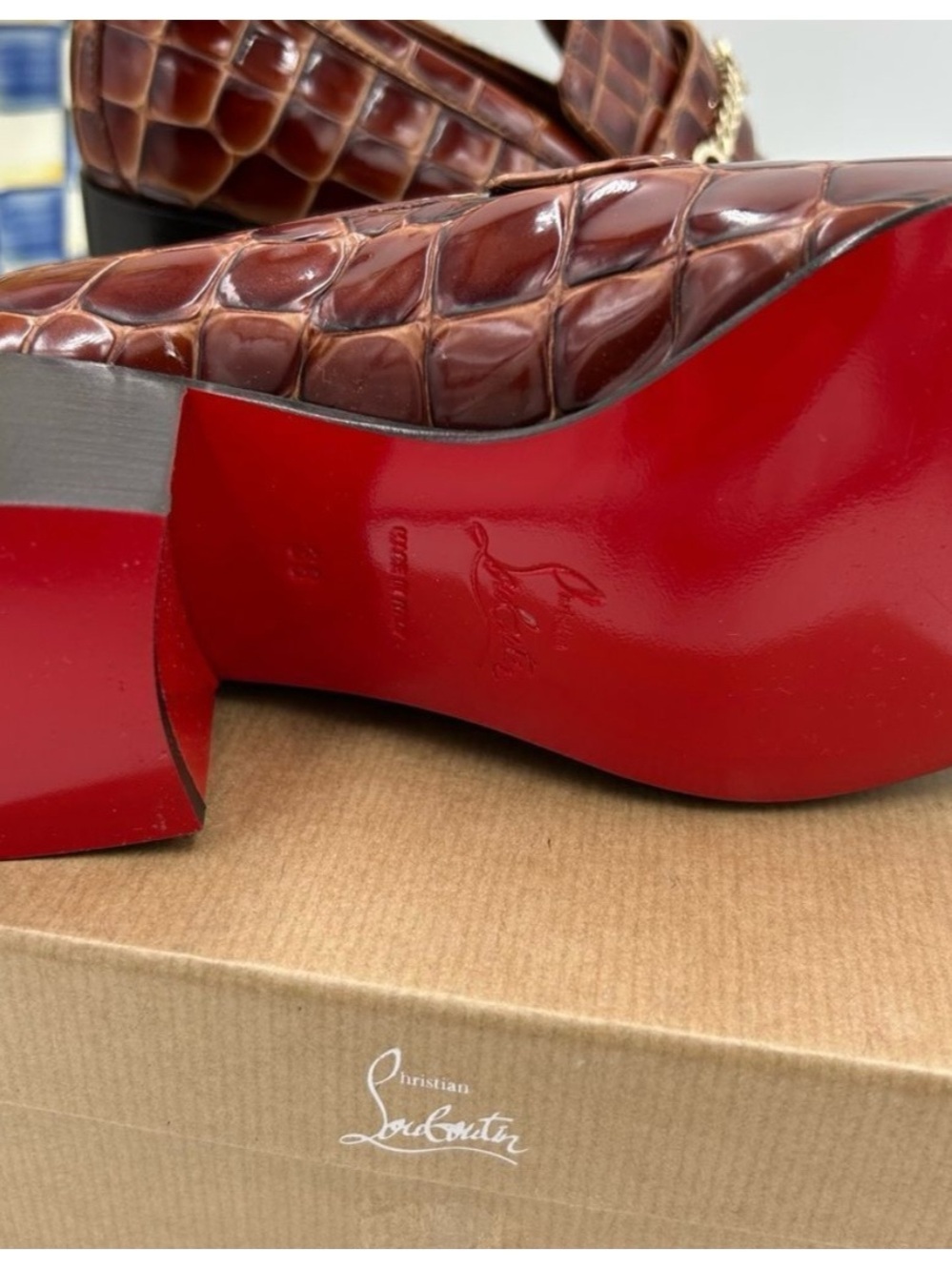 Women's Christian Louboutin
MJ, moc leather loafers size 38 made in Italy - Picture 3 of 9